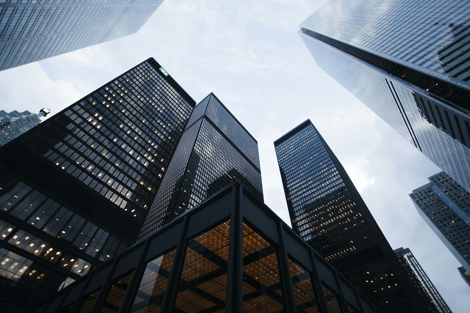 Edifícios Comerciais e Residenciais